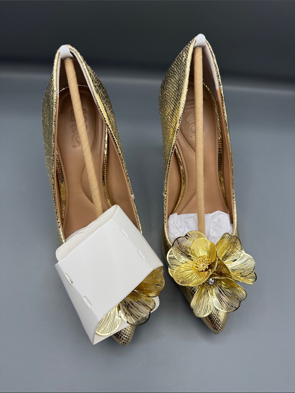 INC Women's Kaleia Flower Pumps - Picture 2 of 4